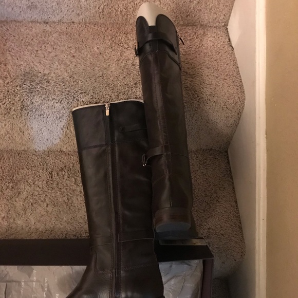 Beautiful brown and Black leather boots!!! - Picture 2 of 4